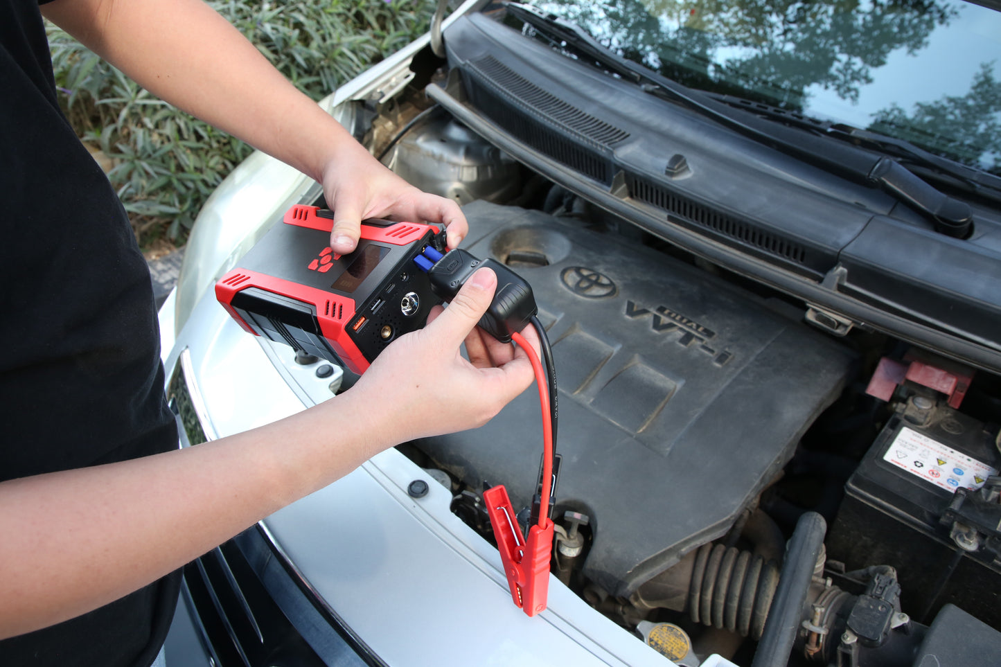 1Pc Car Jump Starter With Air Compressor Portable Car Battery Booster With Digital Tire Inflator With 2000mAh Peak Current For 12V Car 6.5L Gas Or 4.0L Diesel Engines